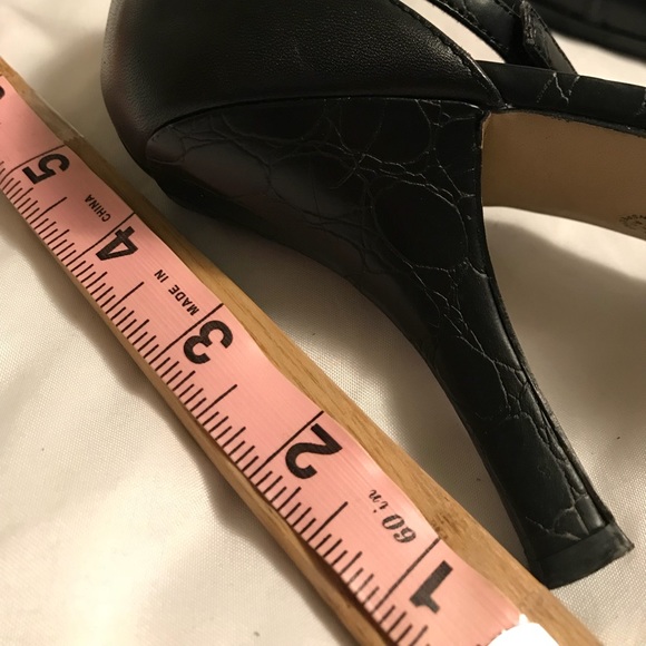 Worthington Black Leather Crocodile Ankle Size 8 - Picture 3 of 5